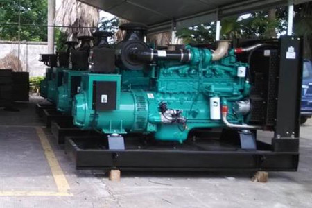 選擇寧波康明斯發(fā)電機組租賃商時需要注意哪些？